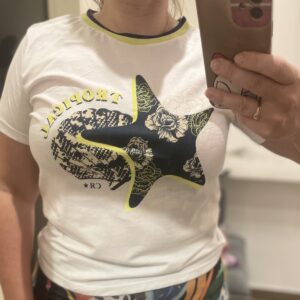 Remeras con cuello en colores